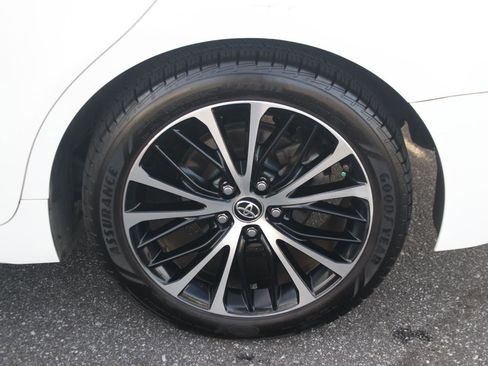 Used 2018 Toyota Camry L image 32