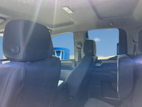 Used 2025 Chevrolet Silverado 1500 LT AWD/4WD image 31