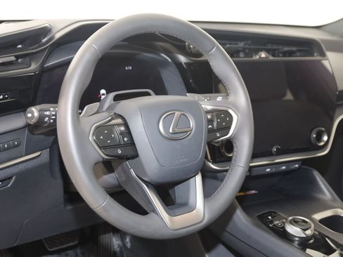 Used 2023 Lexus RZ 450e Premium AWD/4WD image 6