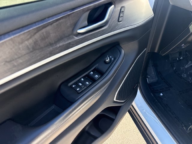Used 2021 Jeep Grand Cherokee L Limited AWD/4WD image 11