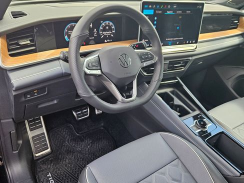 New 2026 Volkswagen Tiguan SEL R-Line AWD/4WD image 12