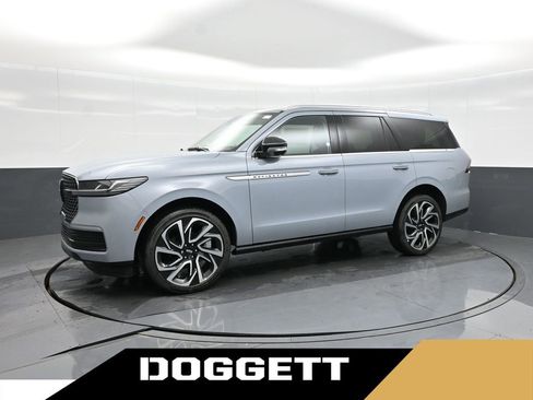 New 2026 Lincoln Navigator Reserve AWD/4WD image 1