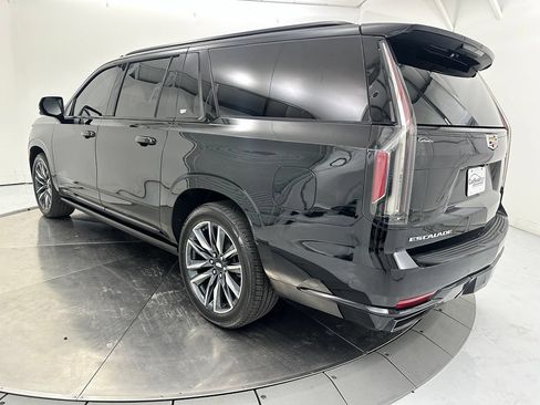 Used 2022 Cadillac Escalade ESV Sport Platinum AWD/4WD image 3