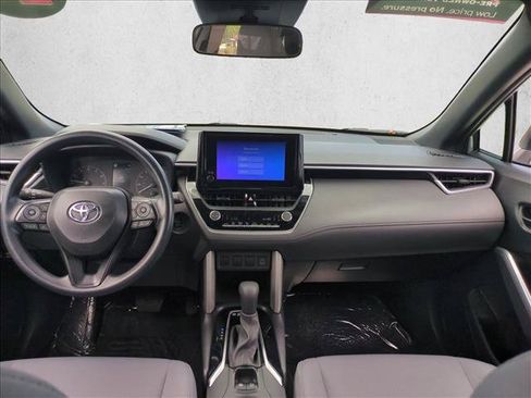 Used 2024 Toyota Corolla Cross AWD Hybrid image 17