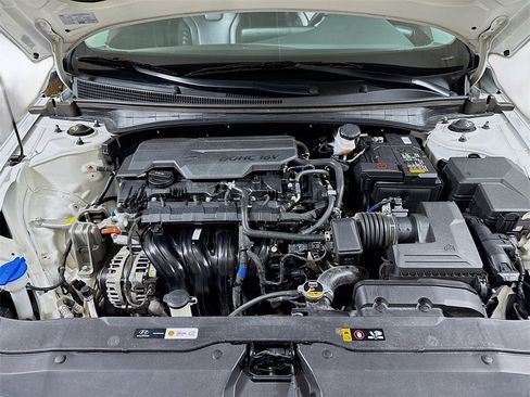 Used 2024 Hyundai Elantra Limited image 30