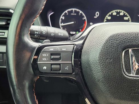 Used 2024 Honda Pilot TrailSport image 18