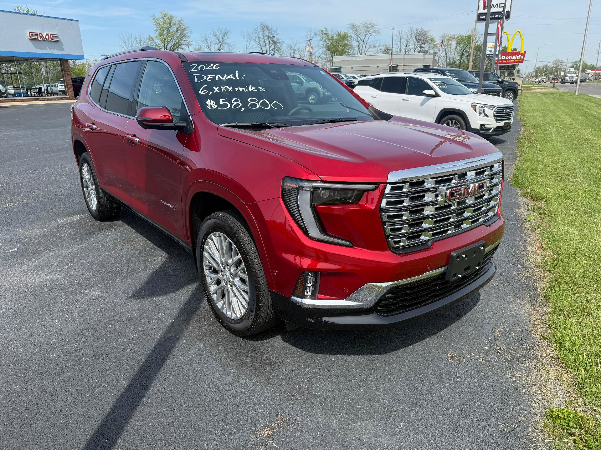 Used 2026 GMC Acadia Denali w/ Super Cruise Package FWD image 6