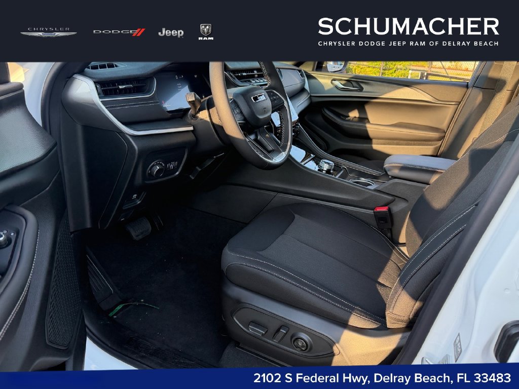 New 2026 Jeep Grand Cherokee Laredo RWD image 11