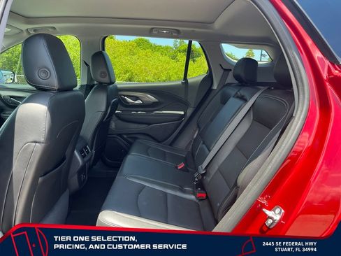 Used 2024 GMC Terrain SLT w/ Tech Package FWD image 13
