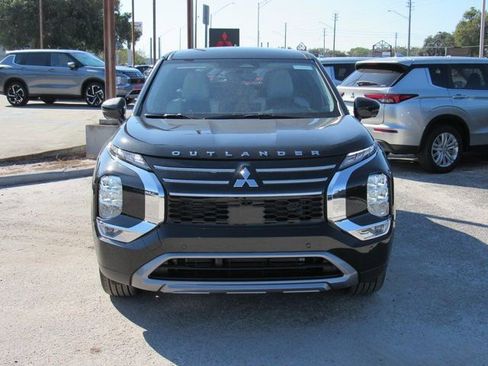 New 2025 Mitsubishi Outlander SE image 6