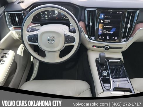 Used 2022 Volvo S60 T8 R-Design Expression w/ Premium Package AWD/4WD image 21