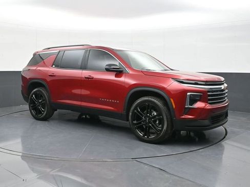 New 2026 Chevrolet Traverse LT w/ LPO, Floor Liner Package FWD image 19