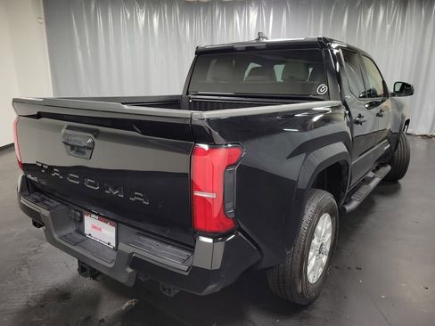 Used 2025 Toyota Tacoma SR5 image 8