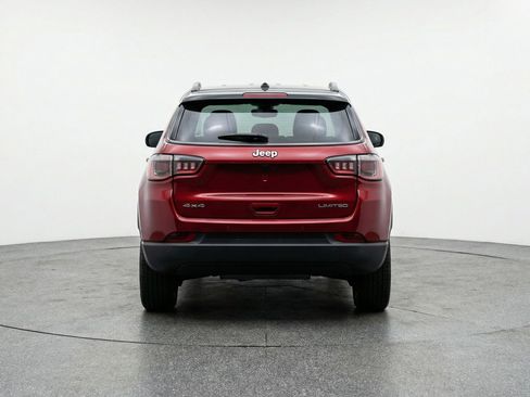 Used 2025 Jeep Compass Limited image 7