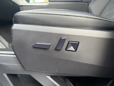Used 2024 Tesla Cybertruck AWD Crew Cab image 16