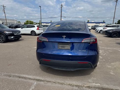 Used 2024 Tesla Model Y Long Range AWD/4WD image 4