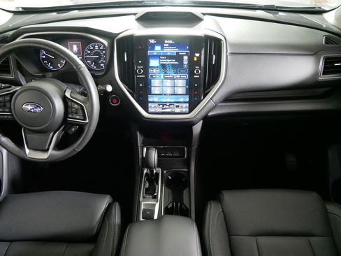 Used 2023 Subaru Ascent Limited w/ Technology Package AWD/4WD image 10