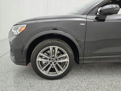 Used 2025 Audi Q3 2.0T Premium w/ Convenience Package AWD/4WD image 17
