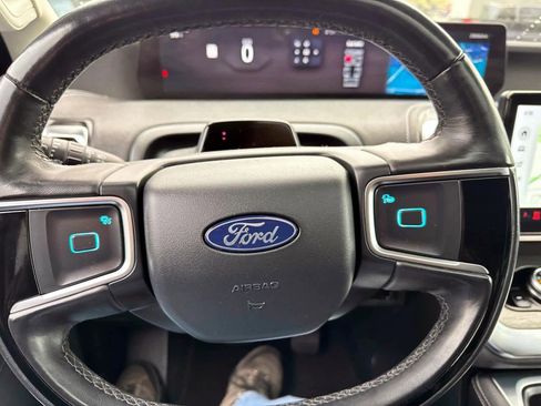 Used 2025 Ford Expedition Platinum AWD/4WD image 27