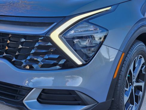 Used 2023 Kia Sportage EX image 5