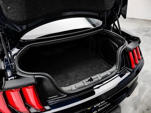 Used 2021 Ford Mustang Shelby GT500 w/ Carbon Fiber Track Pack image 98