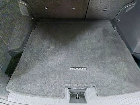 Used 2023 Nissan Rogue SV AWD/4WD image 16