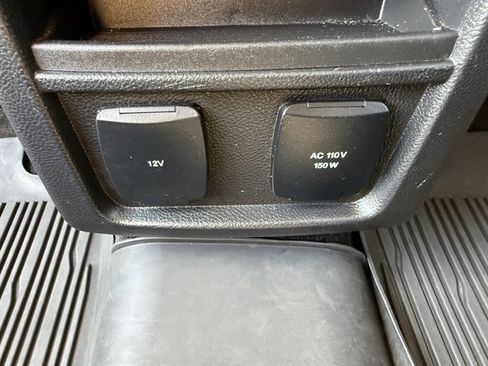 Used 2018 Ford Edge SEL w/ Equipment Group 201A AWD/4WD image 24
