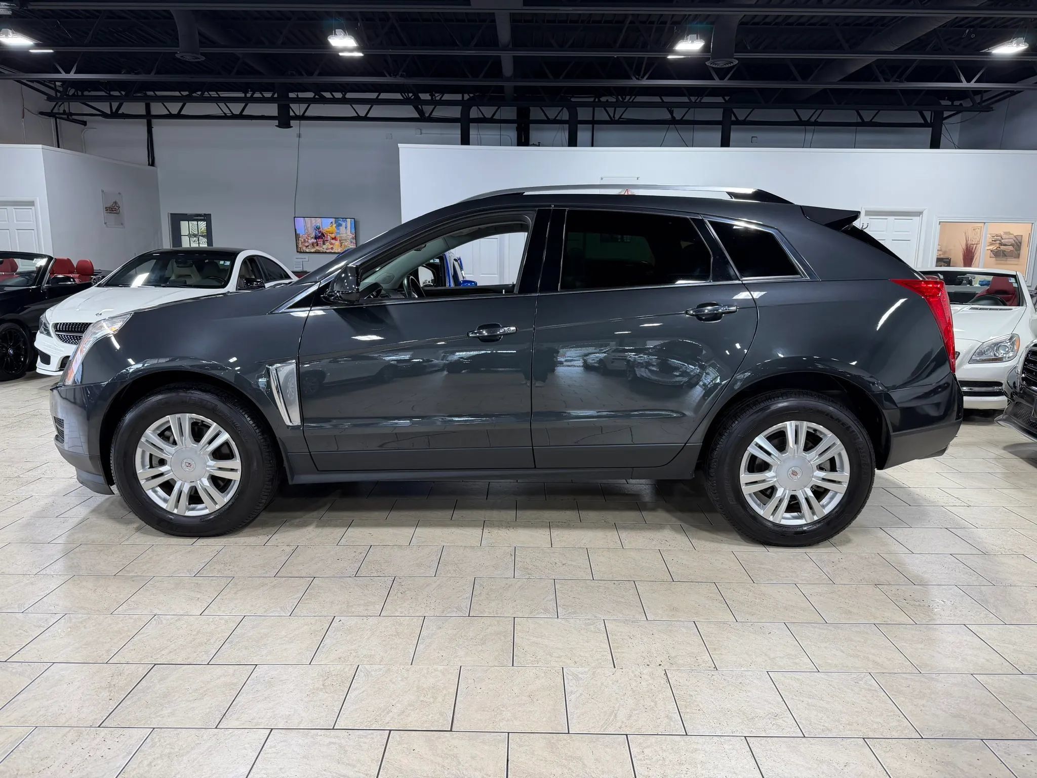 Used 2015 Cadillac SRX Luxury w/ Driver Awareness Package AWD/4WD image 23