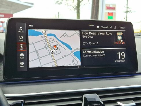 Used 2023 BMW 540i xDrive w/ Premium Package image 26