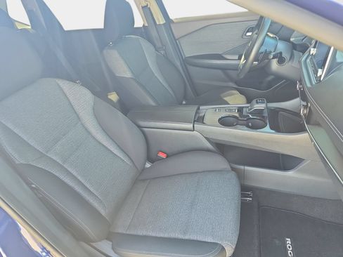 Used 2021 Nissan Rogue SV FWD image 10
