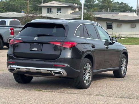 Used 2025 Mercedes-Benz GLC 300 4MATIC image 31
