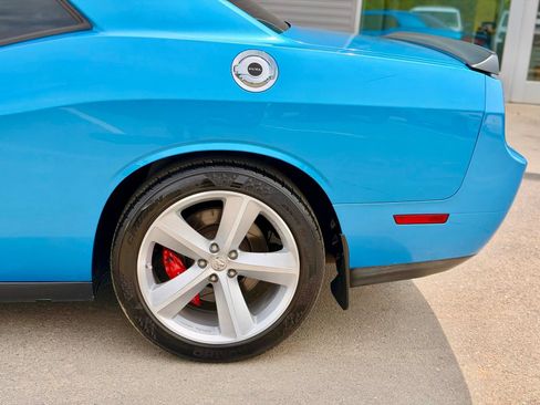 Used 2009 Dodge Challenger SRT8 w/ SRT Option Group II RWD image 13