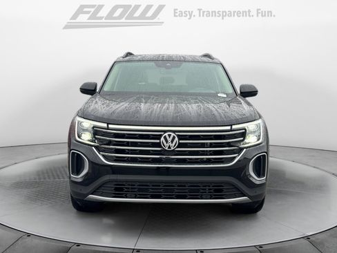 New 2026 Volkswagen Atlas SE image 2