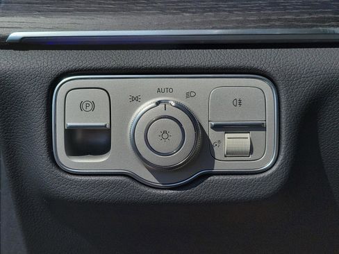 New 2026 Mercedes-Benz GLS 450 4MATIC image 21