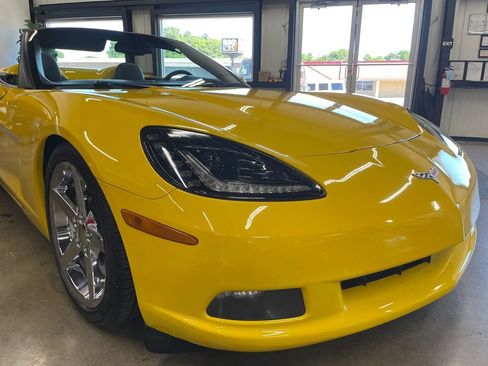 Used 2007 Chevrolet Corvette Convertible w/ Preferred Equipment Group RWD image 32