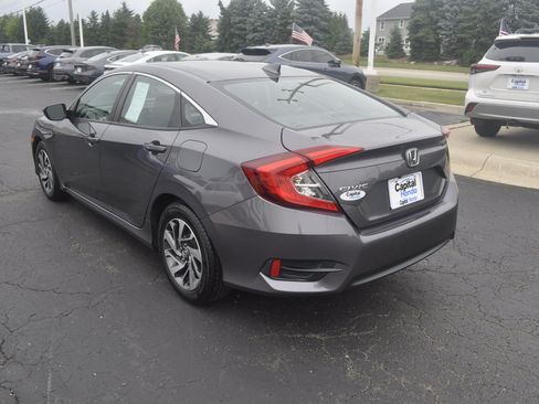 Used 2018 Honda Civic EX image 5