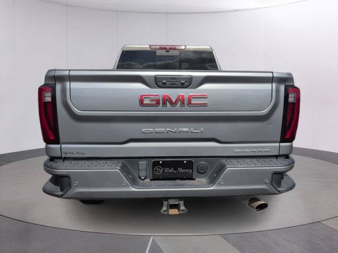 Used 2025 GMC Sierra 2500 Denali AWD/4WD image 4