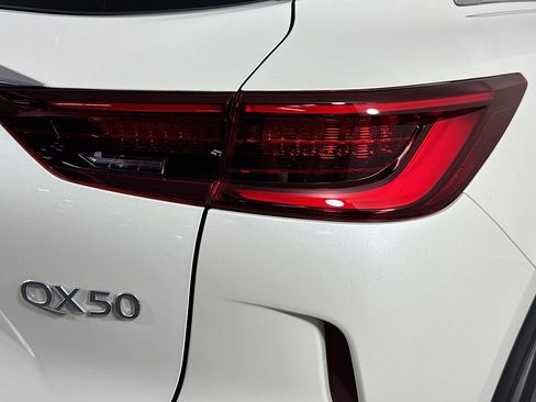 Certified 2022 INFINITI QX50 Essential FWD image 36