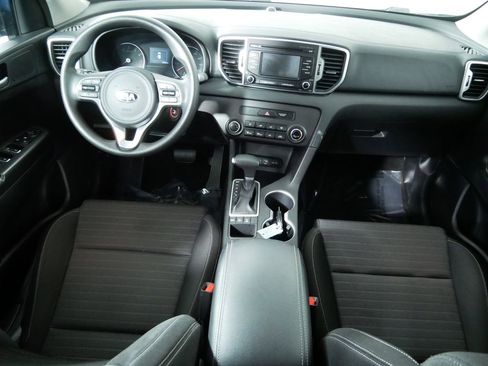 Certified 2018 Kia Sportage LX image 17