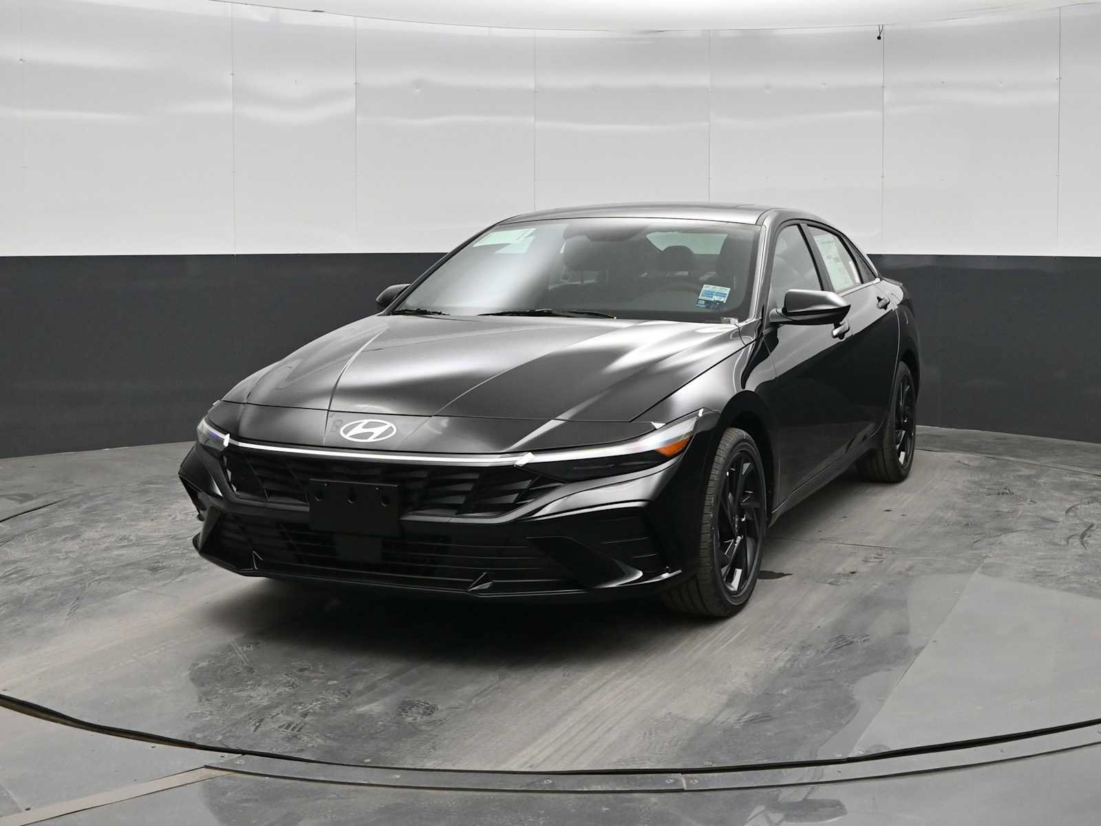 New 2026 Hyundai Elantra SEL Sport Premium FWD image 3