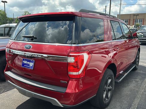 Used 2020 Ford Expedition XLT w/ FX4 Off-Road Package AWD/4WD image 3