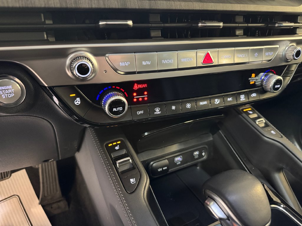 Certified 2024 Kia Telluride EX w/ EX Captain's Chair Package AWD/4WD image 30