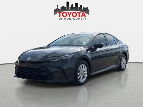 Used 2025 Toyota Camry LE w/ Convenience Package image 8
