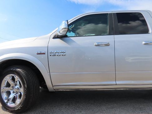 Used 2018 RAM 1500 Laramie RWD image 28