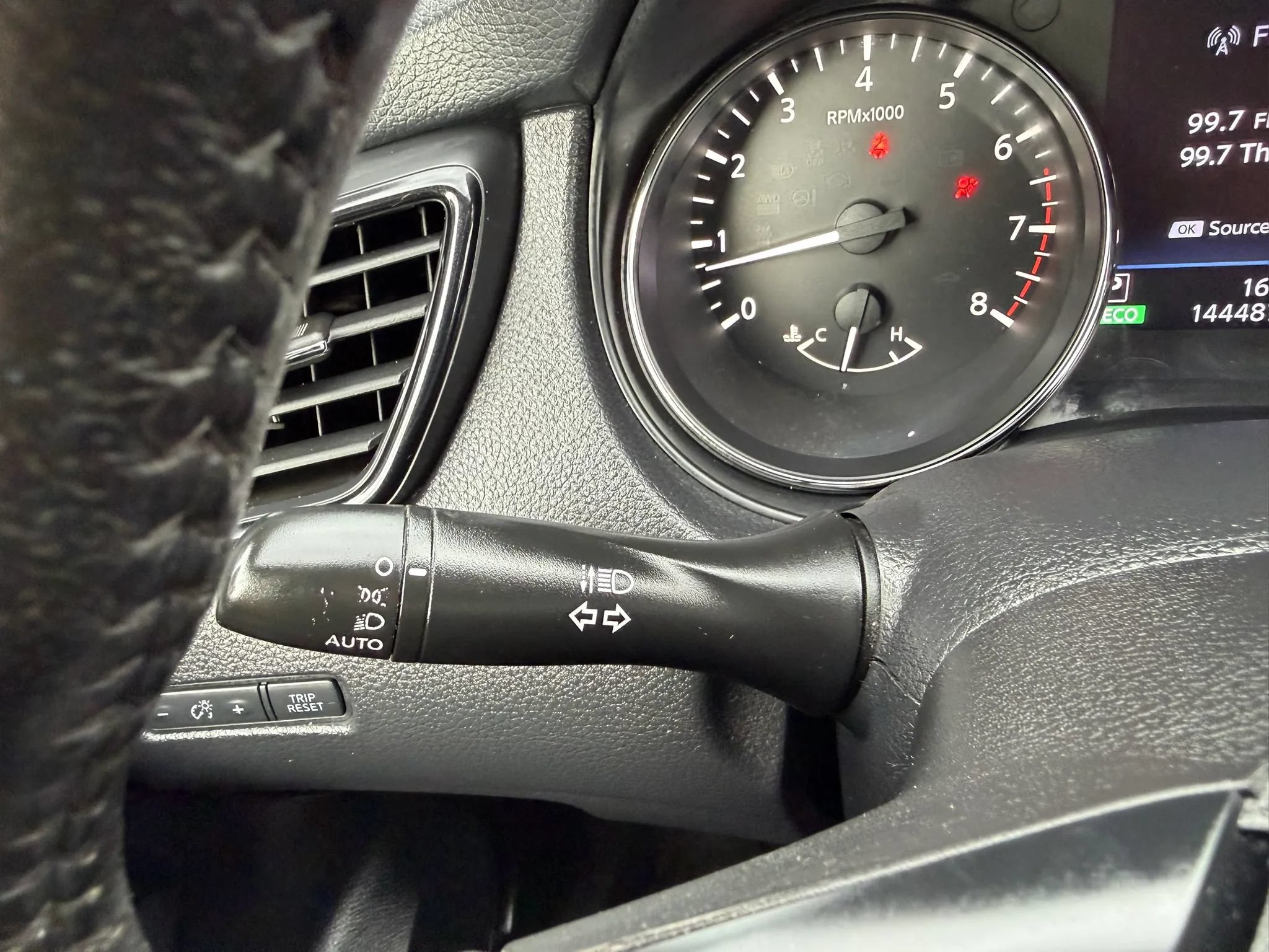 Used 2019 Nissan Rogue SV FWD image 15