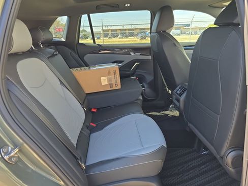 New 2026 Volkswagen Tiguan SE R-Line image 32