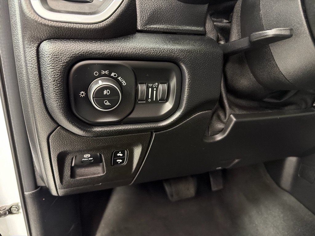 Used 2019 RAM 1500 Big Horn AWD/4WD image 13