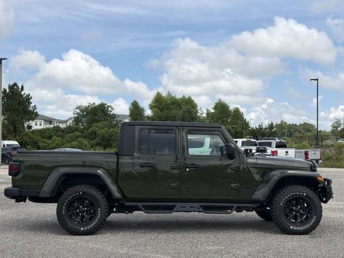 Used 2022 Jeep Gladiator Sport AWD/4WD image 3