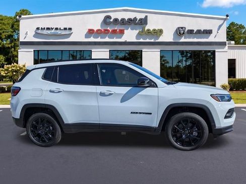New 2026 Jeep Compass Latitude AWD/4WD image 3