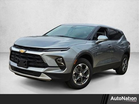 Used 2025 Chevrolet Blazer LT image 1